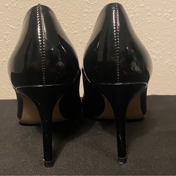 Tahari Black Napa & Patent Leather Pumps Heels Classy Details Pointy 6 Comfort - Picture 5 of 6